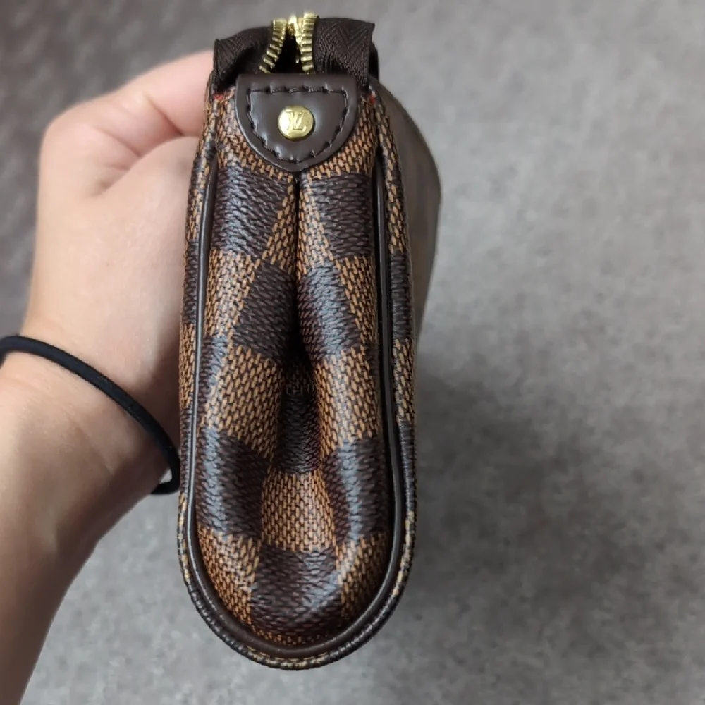 Louis Vuitton Brown Checkered Clutch with Gold Chain - Picture 10 of 16